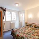 Concorde Hotel 2*